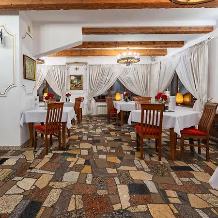 Dworek Kurowski Κατάλυμα σε φάρμα Στσέτσιν