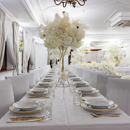 Dworek Kurowski * Στσέτσιν