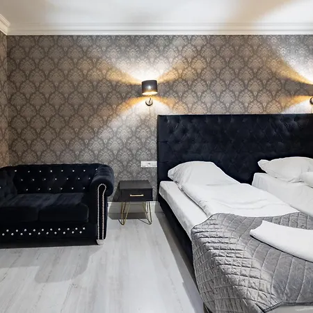 Dworek Kurowski Farm stay *