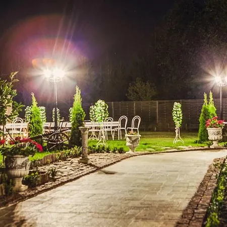 Dworek Kurowski Farm stay *